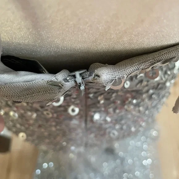 🌟Host Pick🌟Women’s Silver Tiffany Designs Sequined Gown